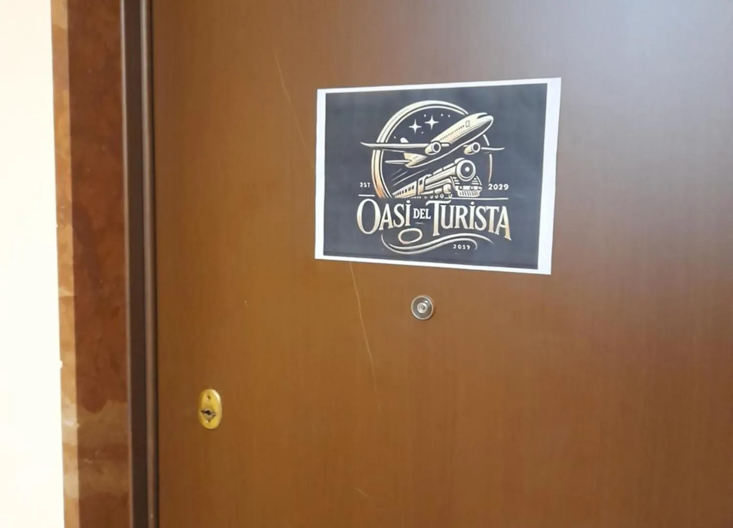 게스트하우스 -L' Oasi Del Turista, Room 5- Central Station Private External Bathroom 밀라노 이탈리아